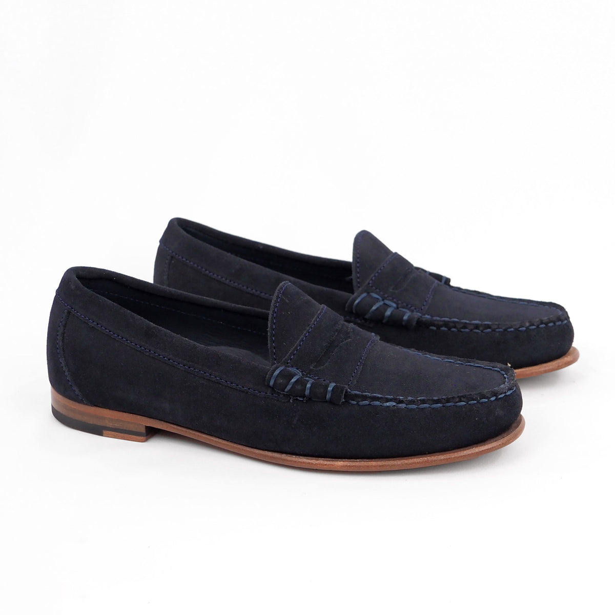 Penny Loafer en gamuza Azul Marino, vista lateral del par