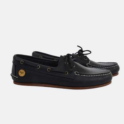 Thin Boat Shoe en cuero liso Azul Medianoche, vista lateral del par