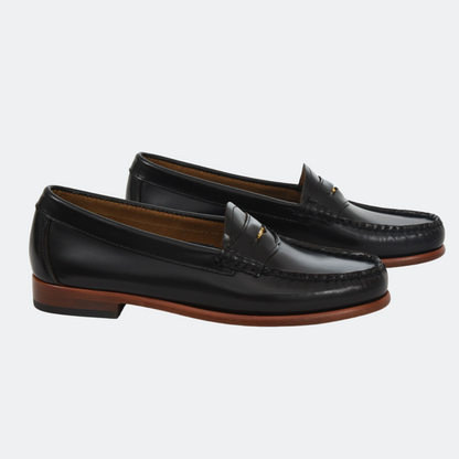 Penny Loafer en cuero liso Negro, vista lateral del par