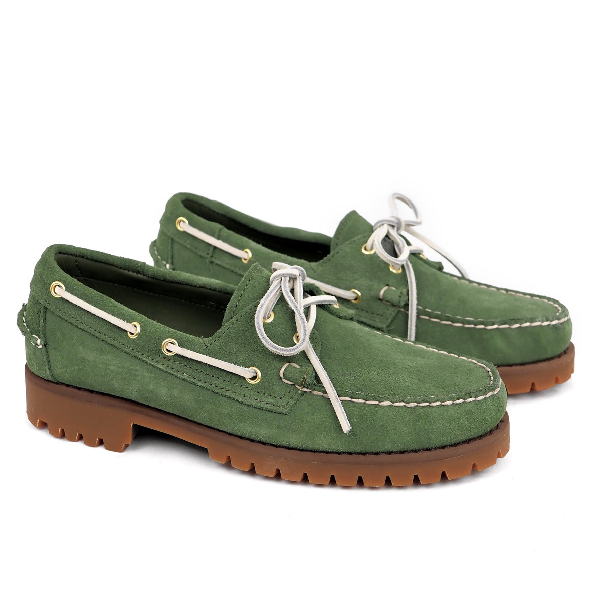 Lug Boat Shoe en gamuza Verde, vista lateral del par