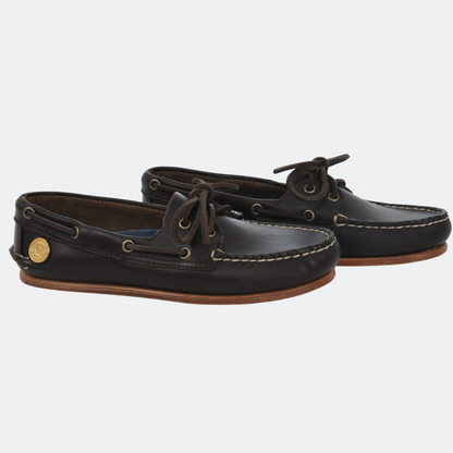 Thin Boat Shoe en cuero liso Marrón Profundo, vista lateral del par