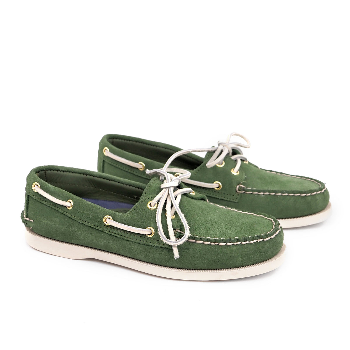 Classic Boat Shoe en gamuza Verde, vista lateral del par